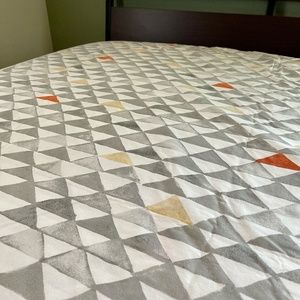 West Elm Duvet Cover Mod Triangle - Queen